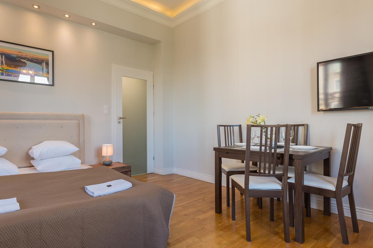 Andersa Apartments Варшава Екстер'єр фото